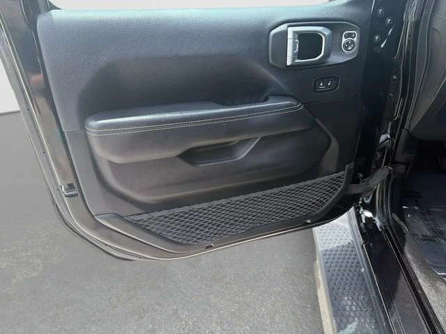 Used 2022 Black Jeep Unlimited Sahara image 16