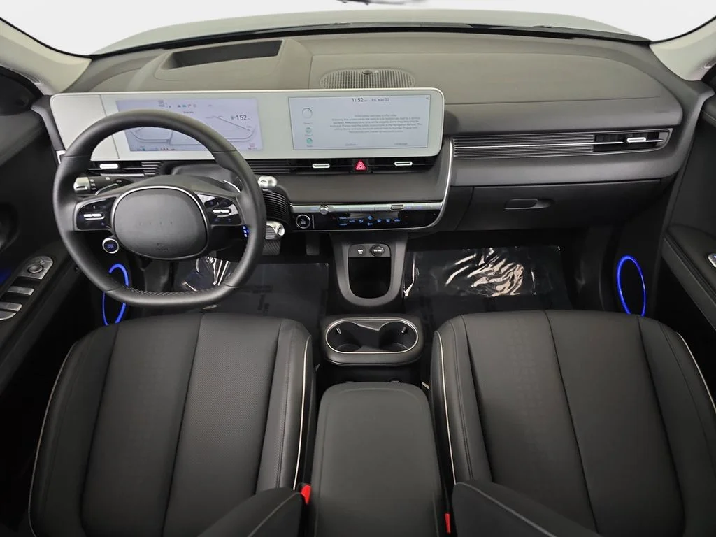 Used 2024 Green Hyundai Limited image 12