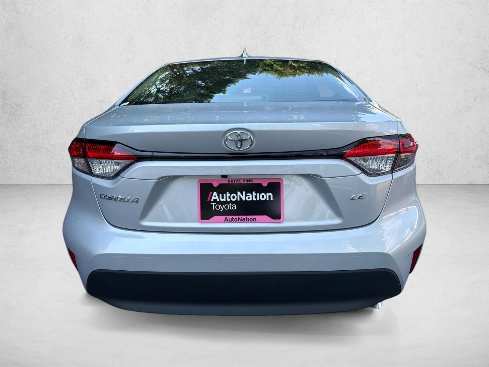 New 2027 Classic Silver Metallic Toyota LE image 4