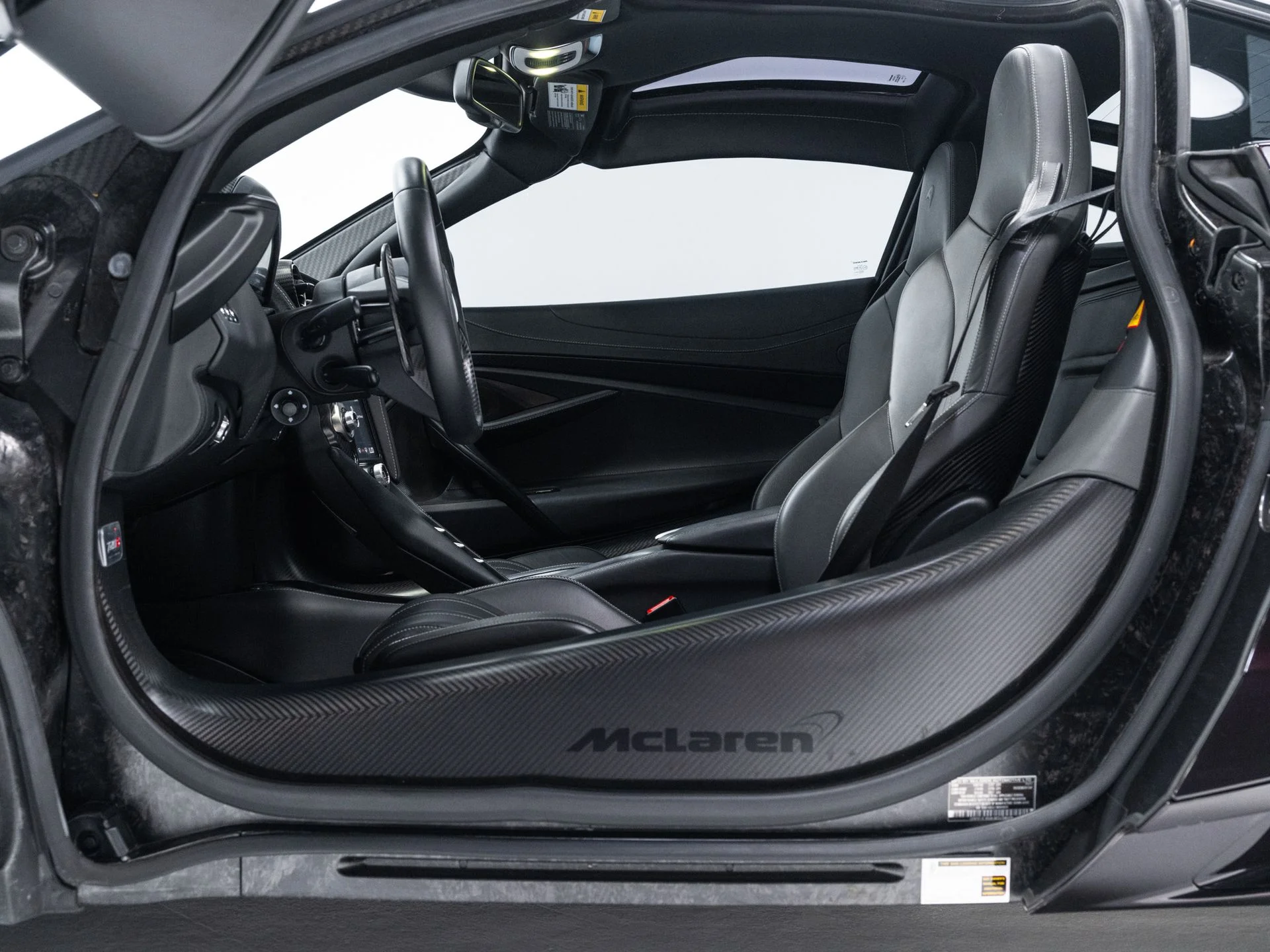 Used 2018 Quartz McLaren Luxury image 14