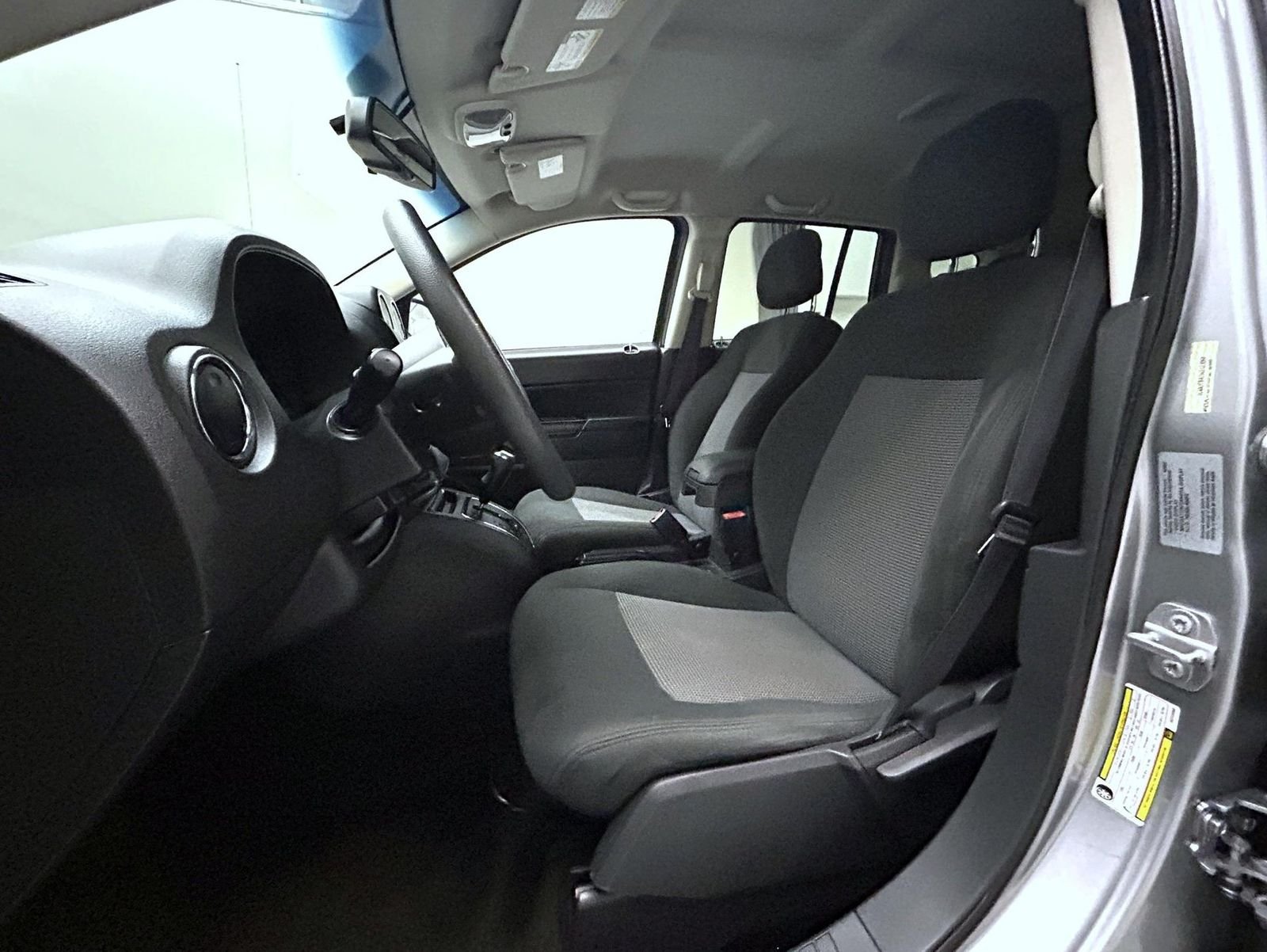 Used 2017 Silver Jeep Sport image 10