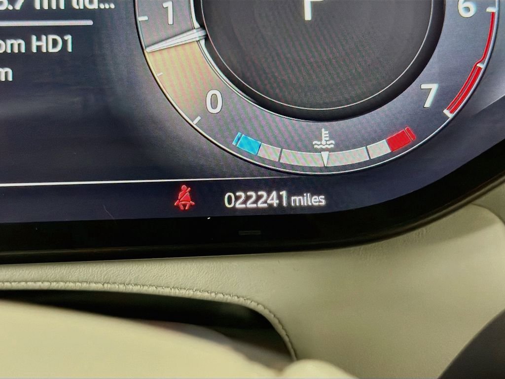 Certified Used 2023  Land Rover SE Dynamic image 12