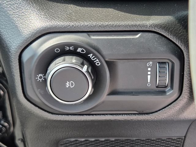 Used 2023 Black Jeep Sport S image 25