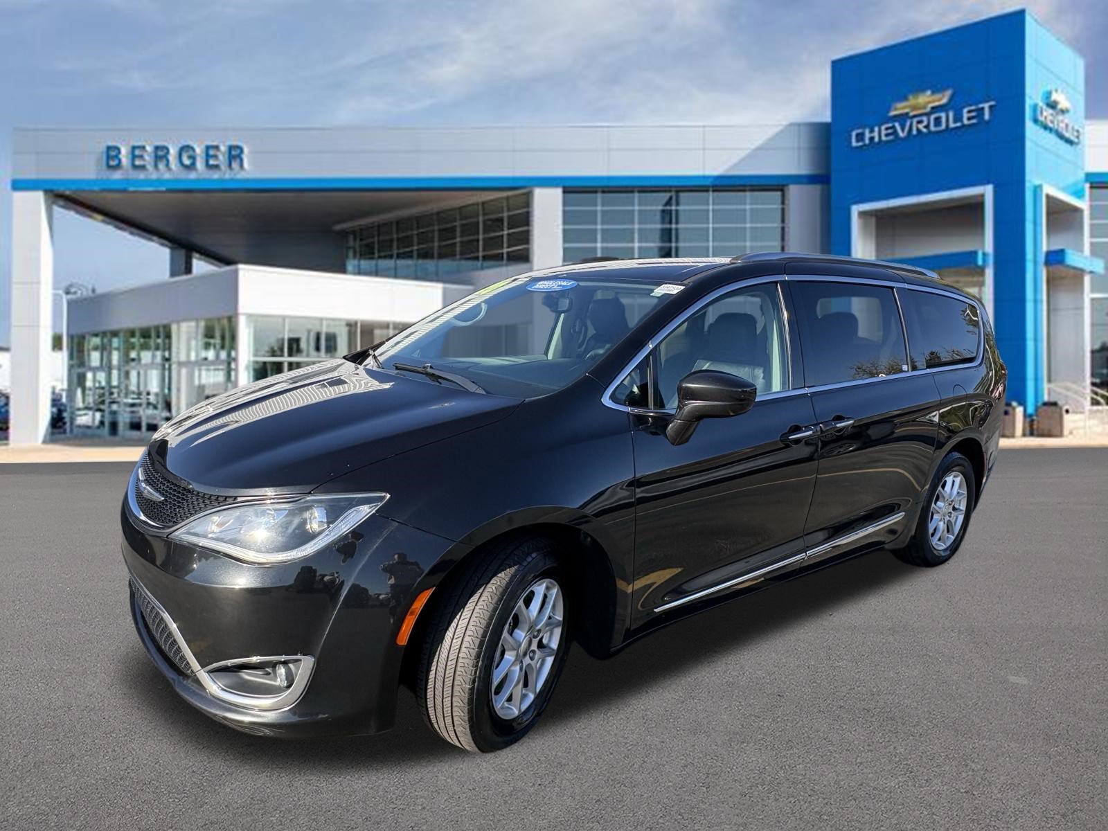 Used 2020 Black Chrysler Touring L image 3
