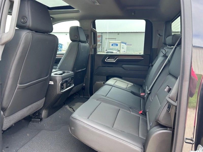 2025 GMC Sierra 3500HD Denali - Photo 7