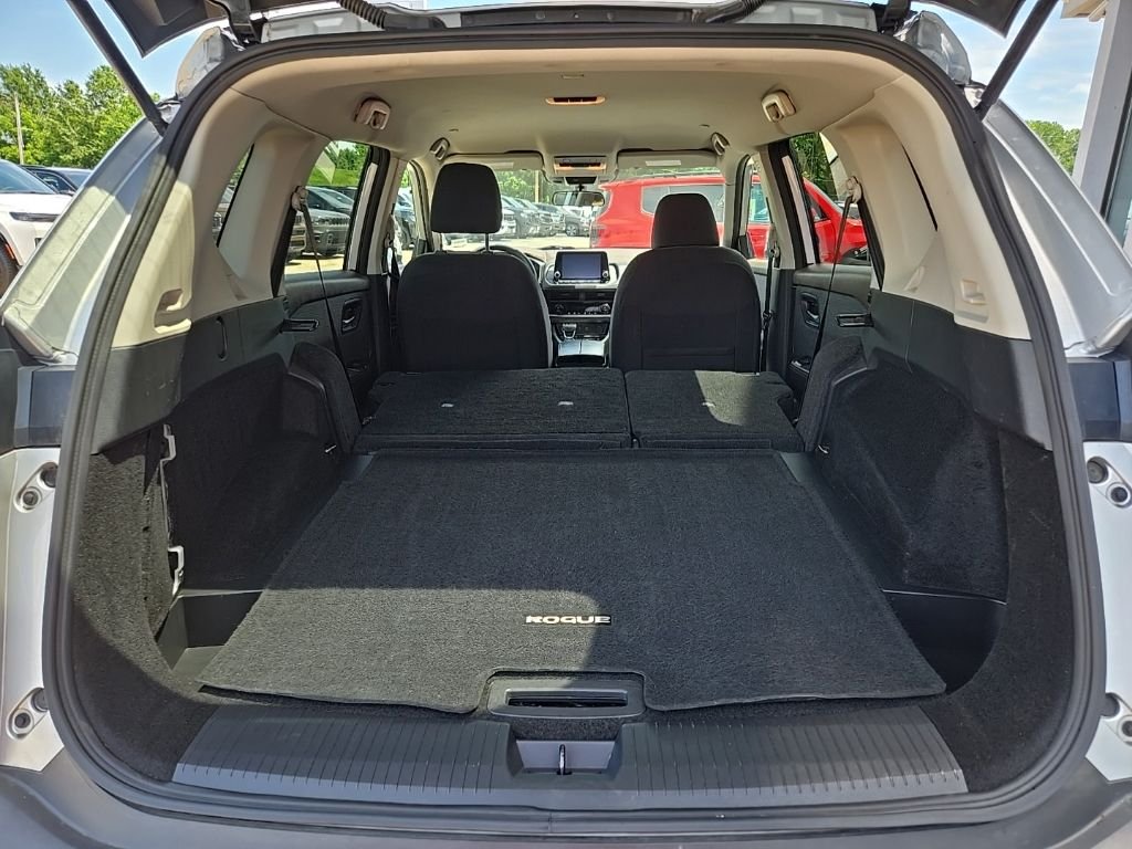 Used 2023 Silver Nissan SV image 87