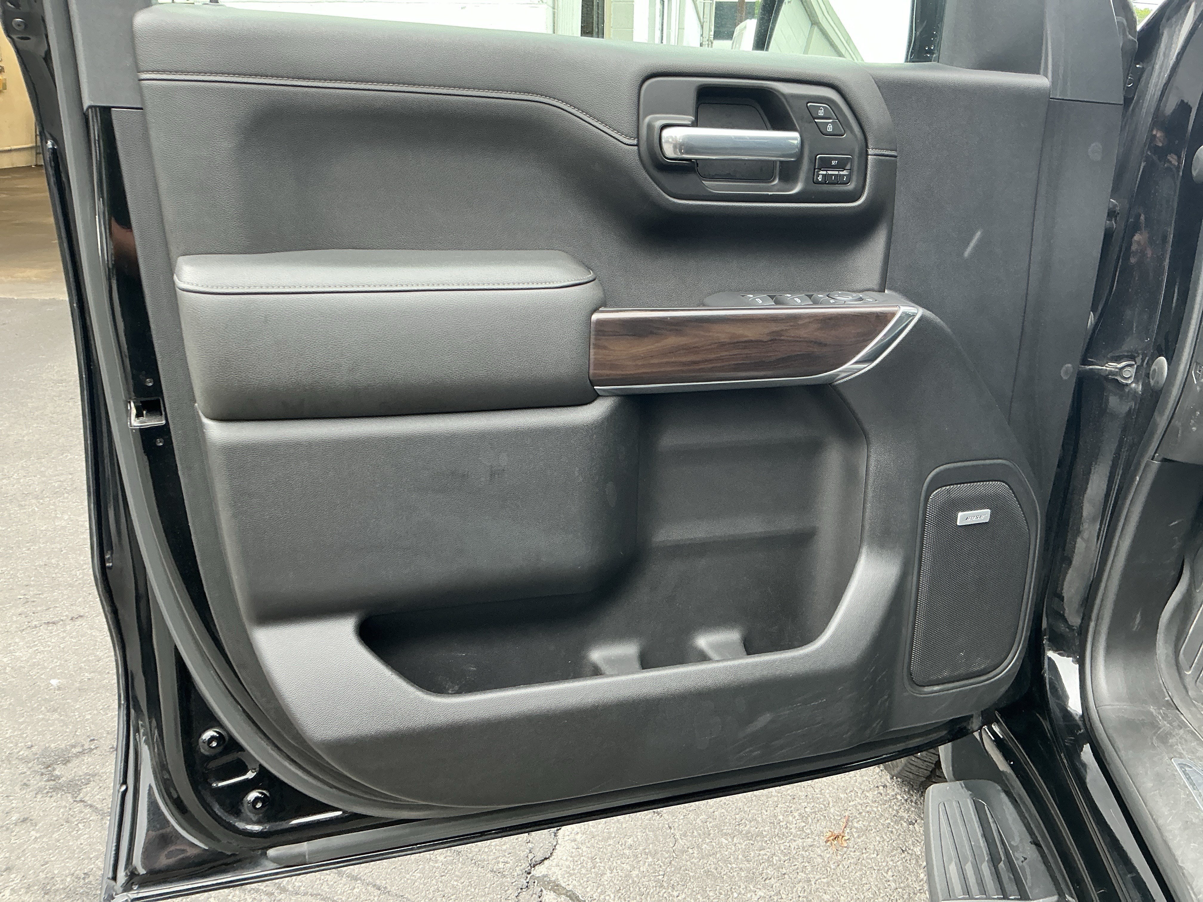 Used 2021 Onyx Black GMC SLT image 13