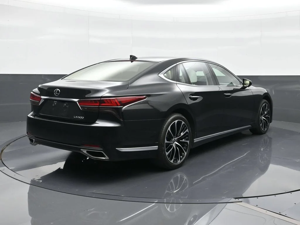 Used 2022 Black Lexus 500 Base image 14