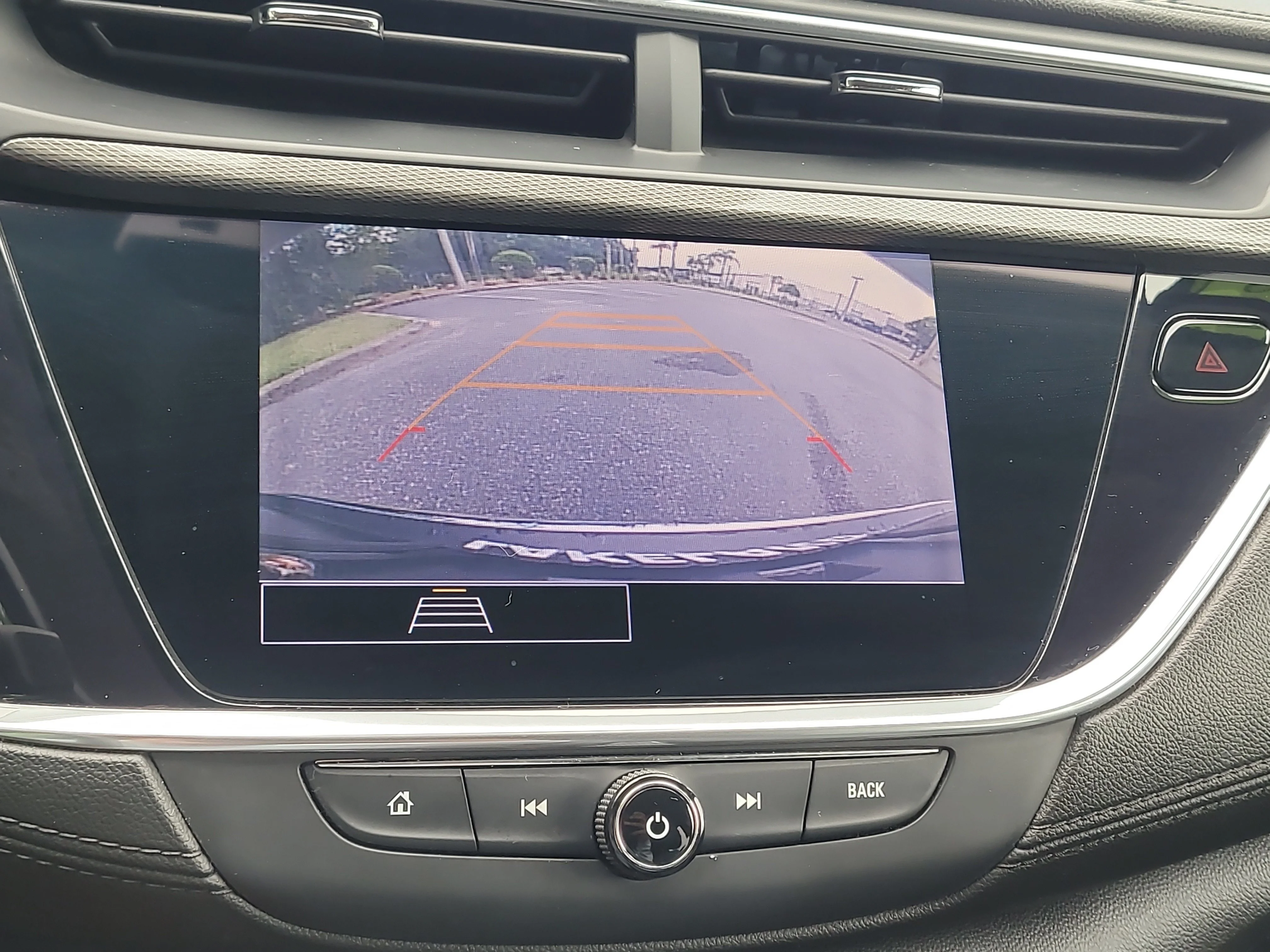 Used 2020 Ebony Twilight Metallic Buick Essence image 22