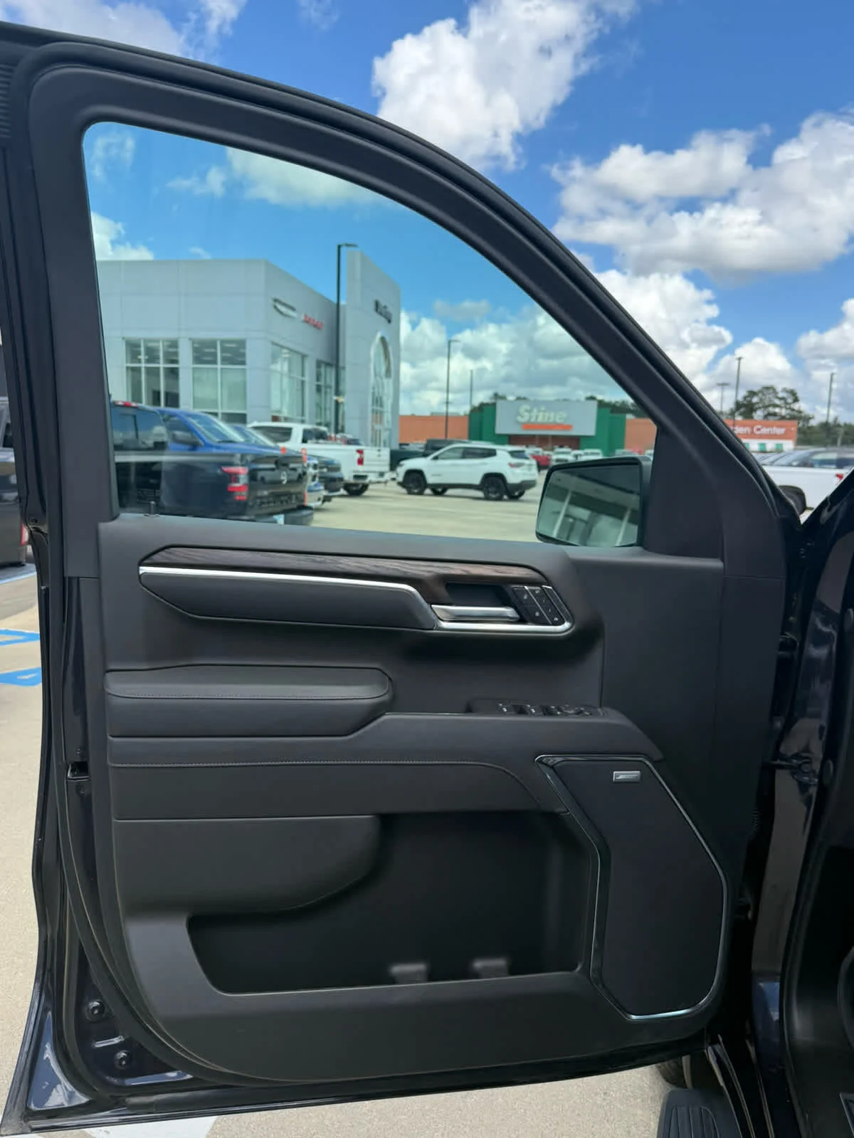 Used 2026 Titanium Rush Metallic GMC SLT image 5