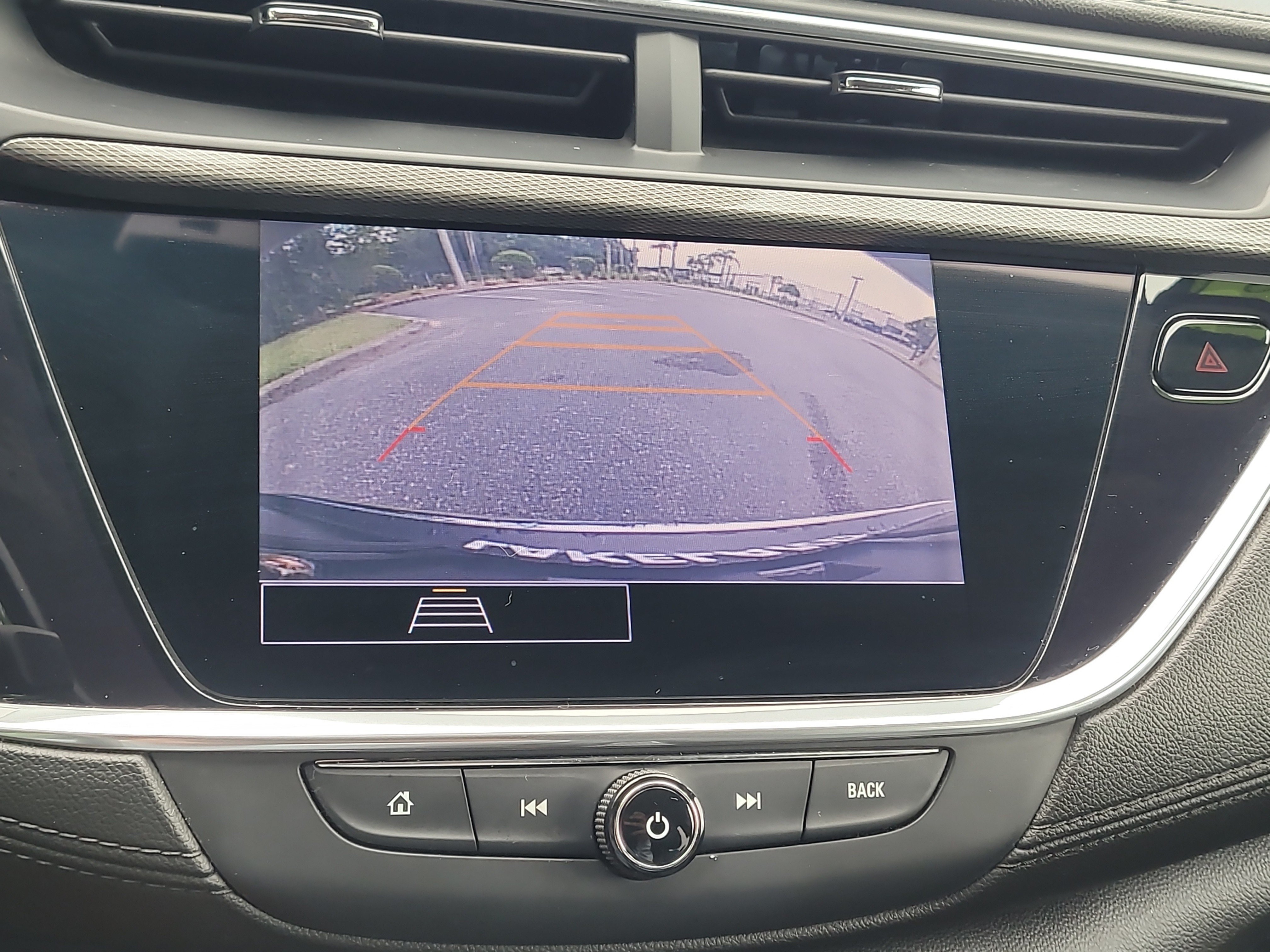 Used 2020 Ebony Twilight Metallic Buick Essence image 22