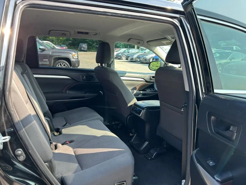 Used 2018 Black Toyota LE Sport Utility 4D image 25