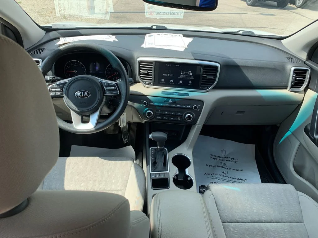 Used 2022 White Kia LX image 16