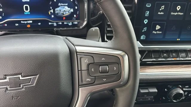 Used 2025 Summit White Chevrolet RST image 24