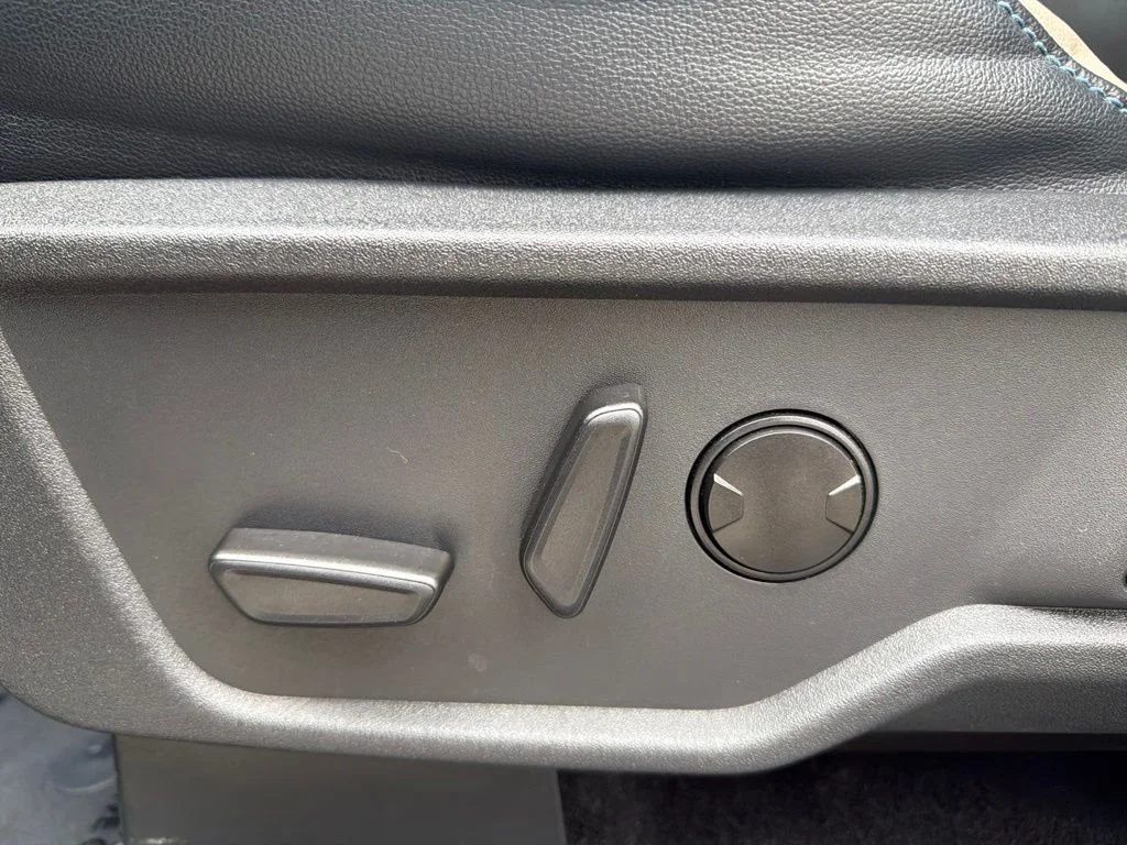 Used 2023 Gray Ford Wildtrak image 18