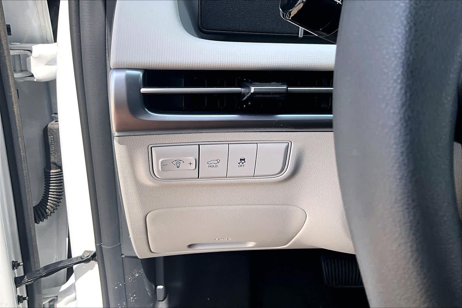 Used 2025 Serenity White Pearl Hyundai SEL image 32