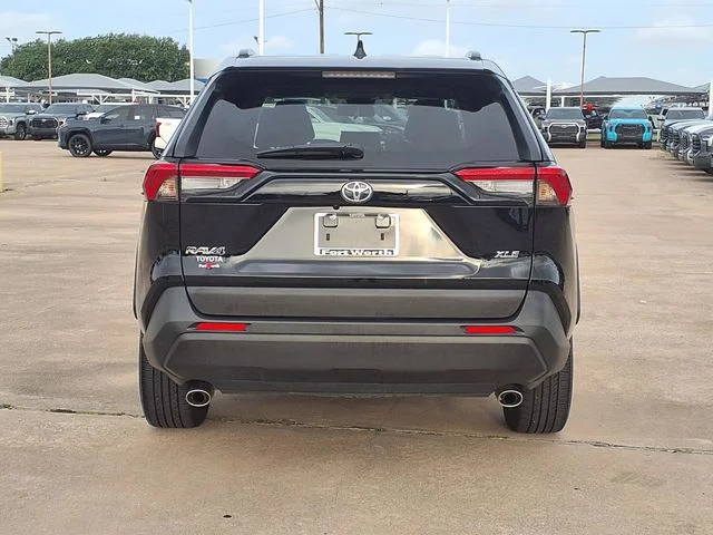 Used 2025 Black Toyota XLE Premium image 5