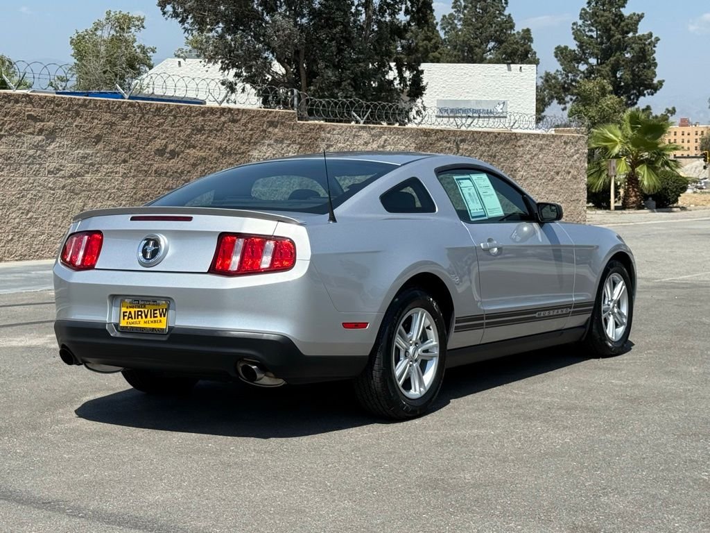 Used 2012 Ingot Silver Ford V6 image 3