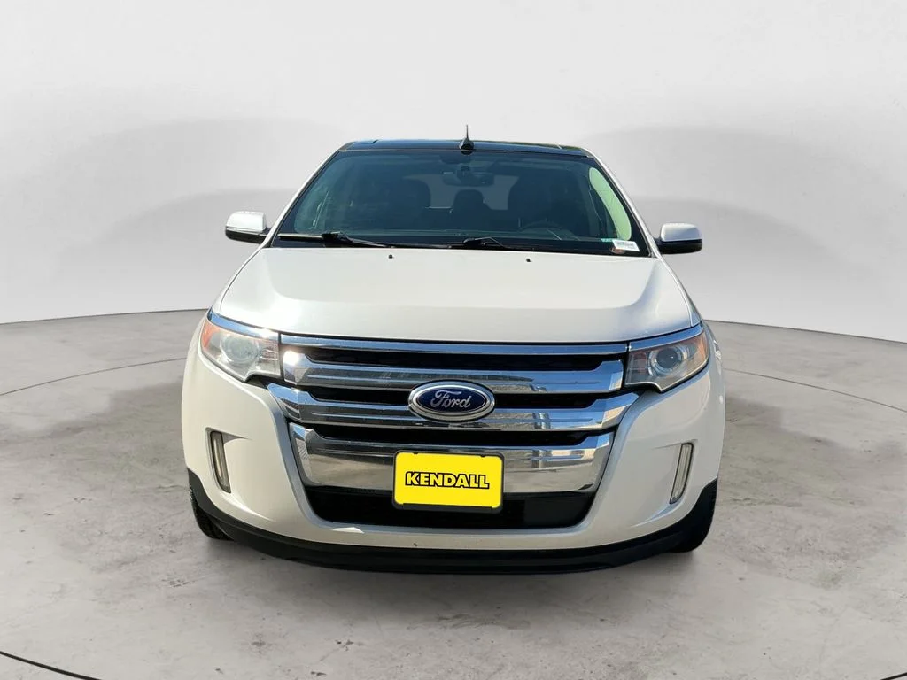 Used 2011 White Ford Limited image 2