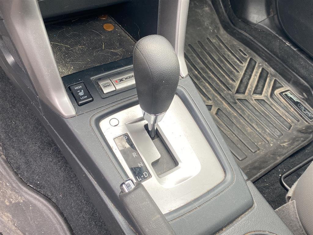 Used 2018 Jasmine Green Metallic Subaru Premium image 16