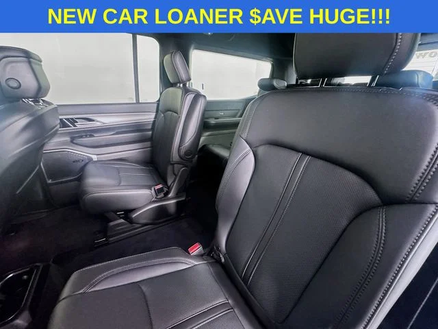 New 2026 Bright White Clear-Coat Exterior Paint Jeep Grand Wagoneer image 24