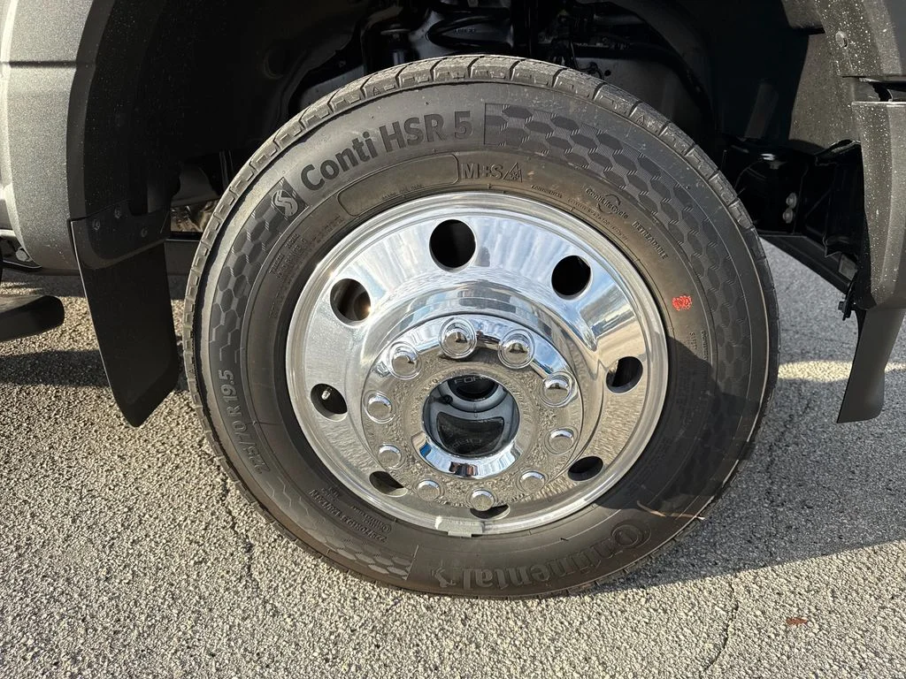 2026 Ford F-550 Super Duty Chassis Cab Lariat - Photo 10