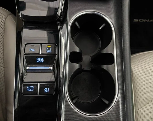 Used 2020 Phantom Black Hyundai Limited image 23