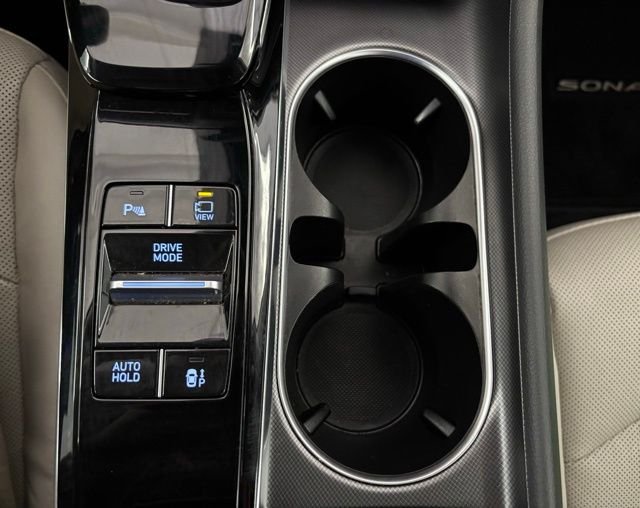 Used 2020 Black Hyundai Limited image 23