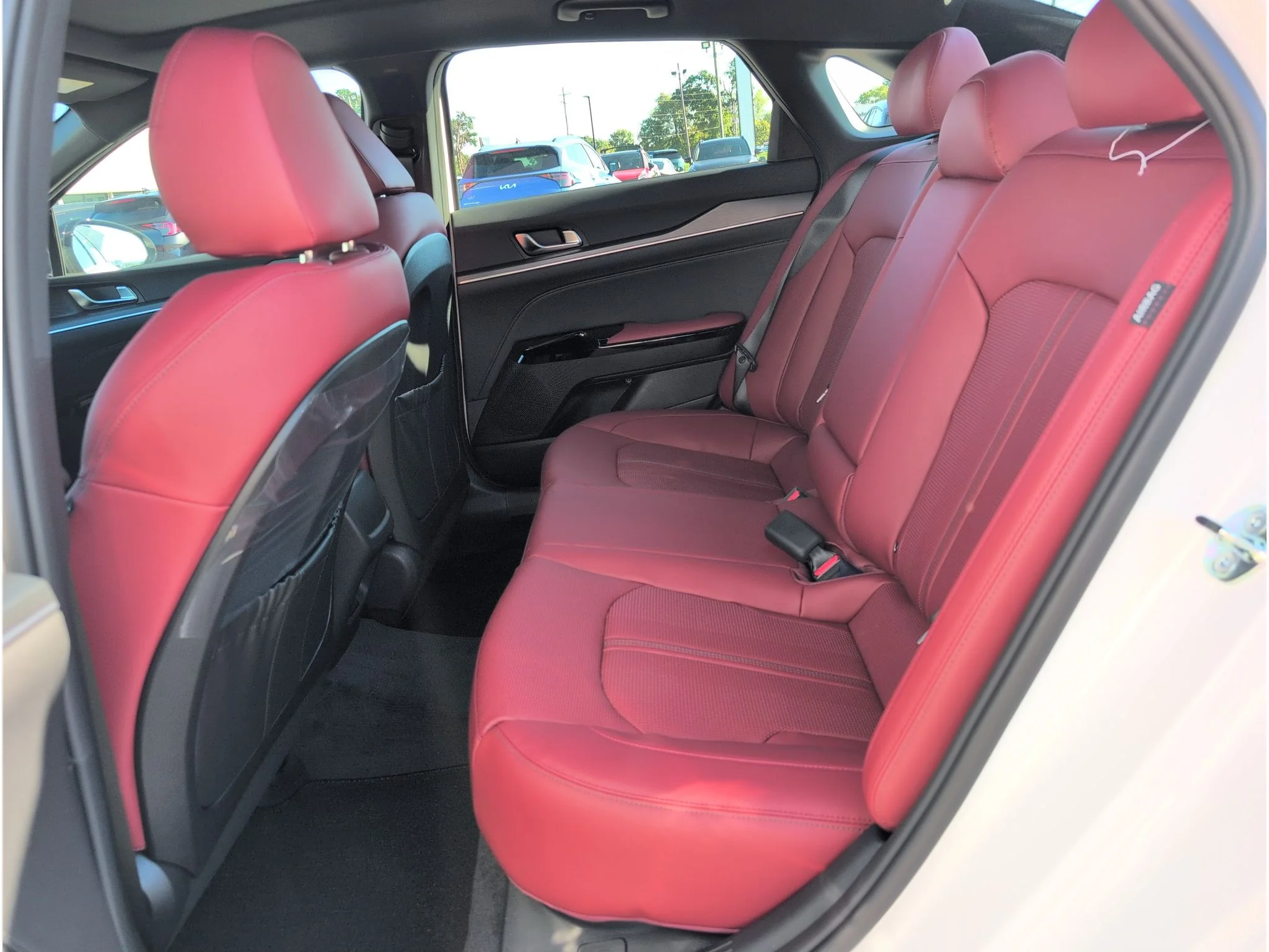 New 2027 Snow White Pearl Kia GT-Line image 29