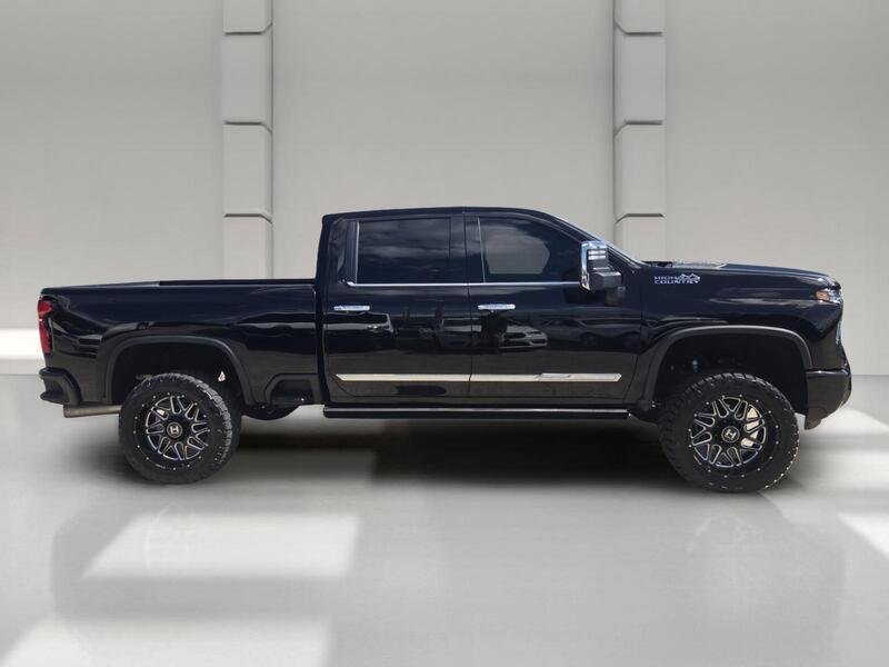Used 2025 Black CHEVROLET 4WD CREW CAB 159" HIGH COUNTRY image 6