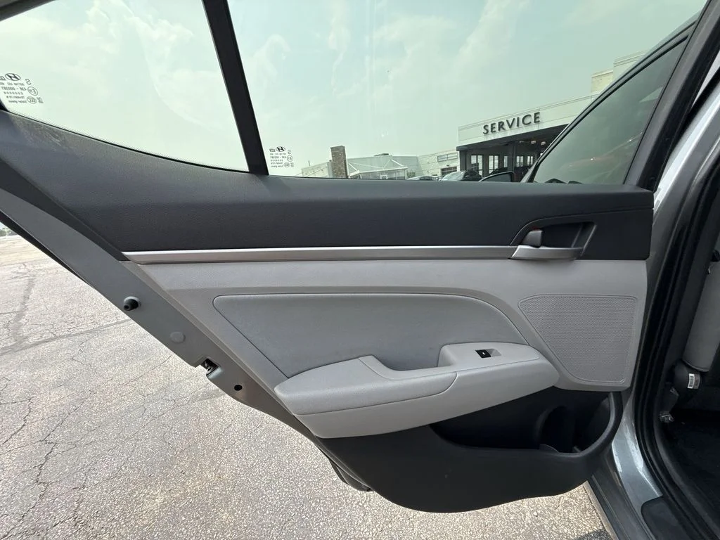 Used 2017 Gray Hyundai SE image 22