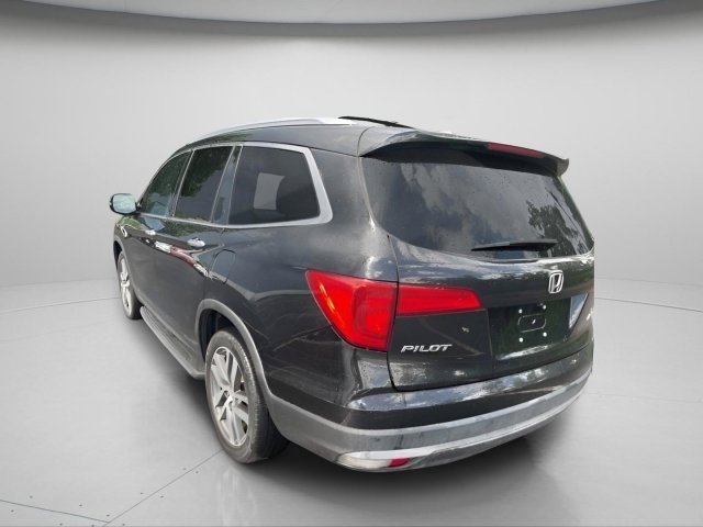 Used 2017 Crystal Black Pearl Honda Touring image 16