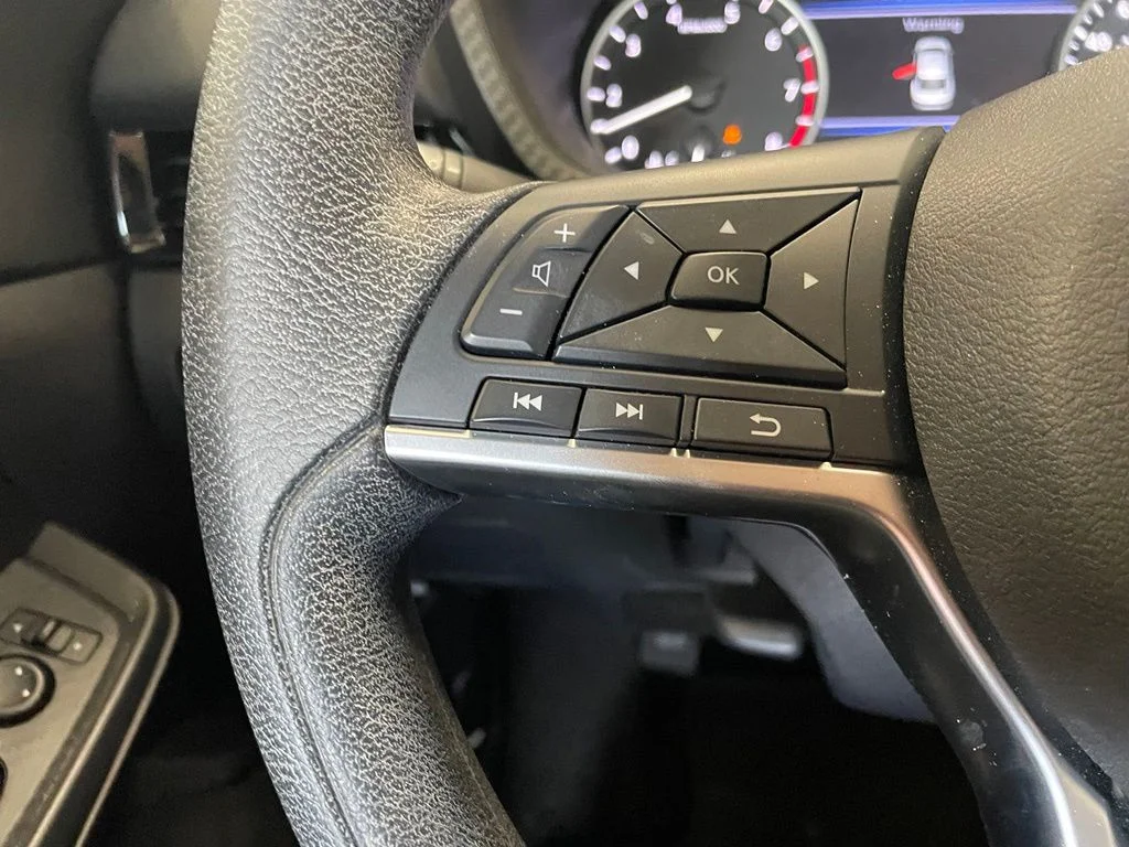 Certified Used 2025  Nissan SV image 12
