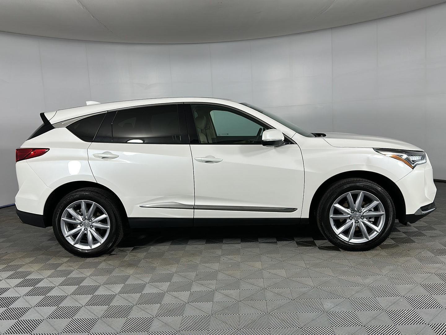 Used 2023 Platinum White Pearl Acura SH-AWD image 26