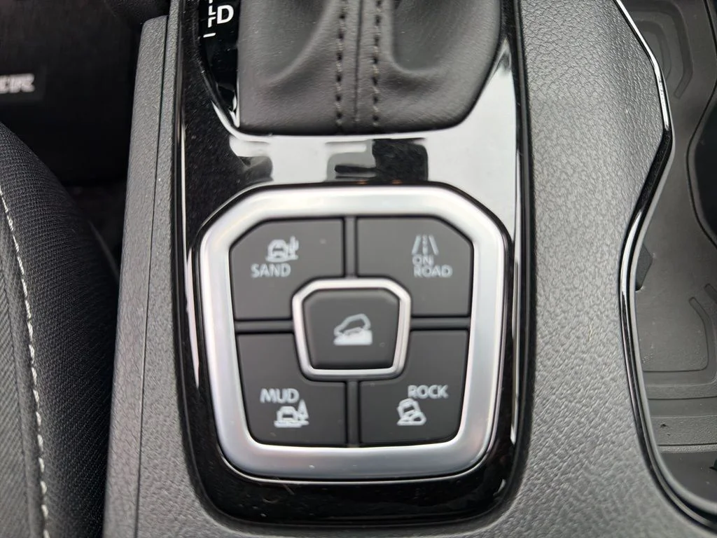 2026 Nissan Frontier SV - Photo 17