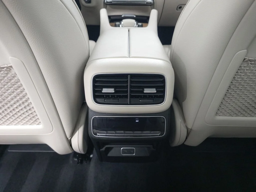 Used 2024 Emerald Green Metallic Mercedes-Benz GLE 450 image 28