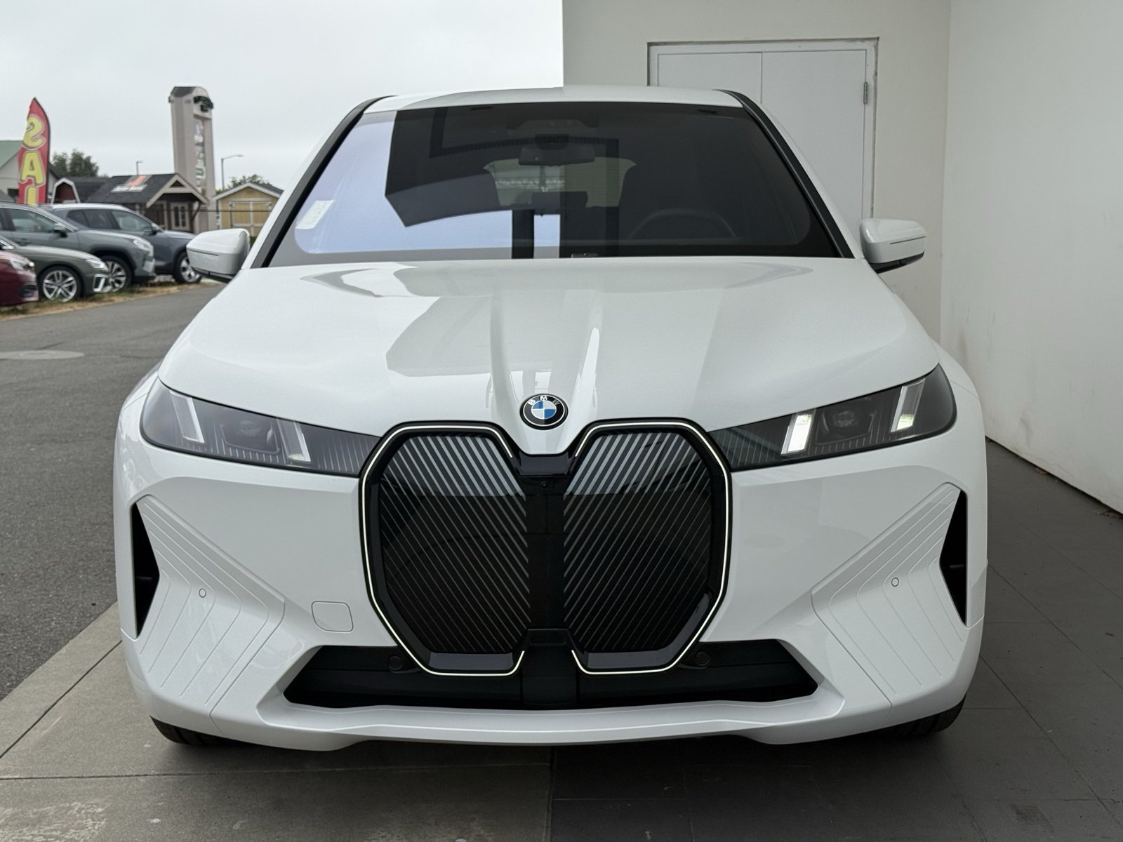 2026 Bmw iX photo 2