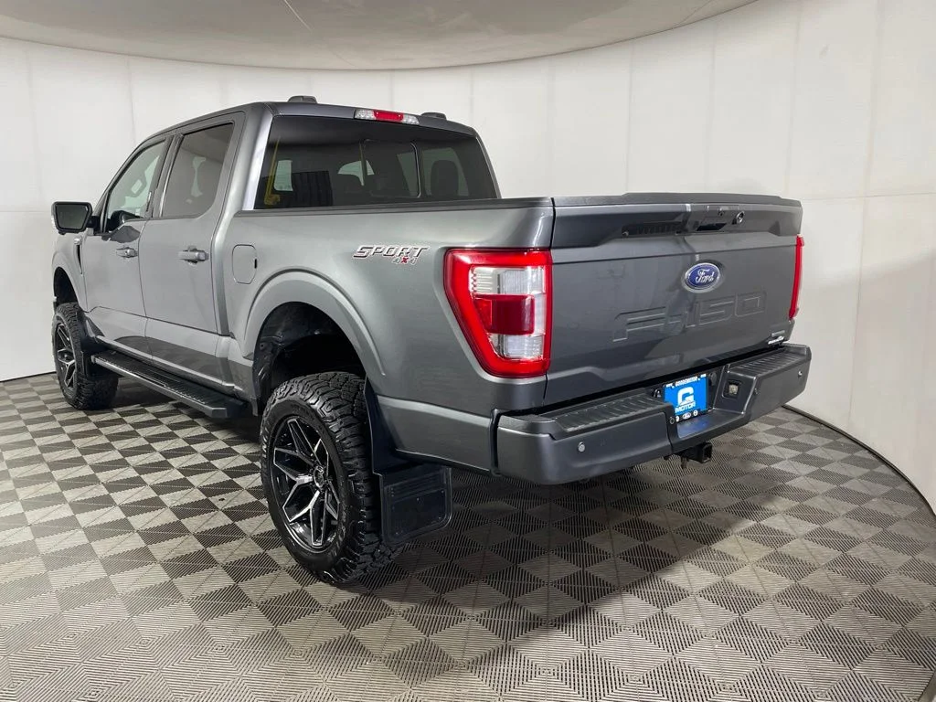 Used 2023  Ford Lariat image 6