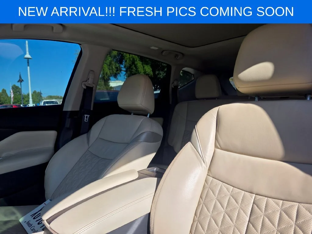 Used 2021 White Nissan Platinum FWD image 8