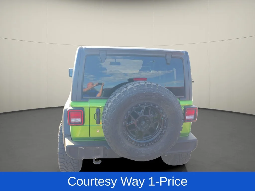 Used 2019 Green Jeep Sport S image 8