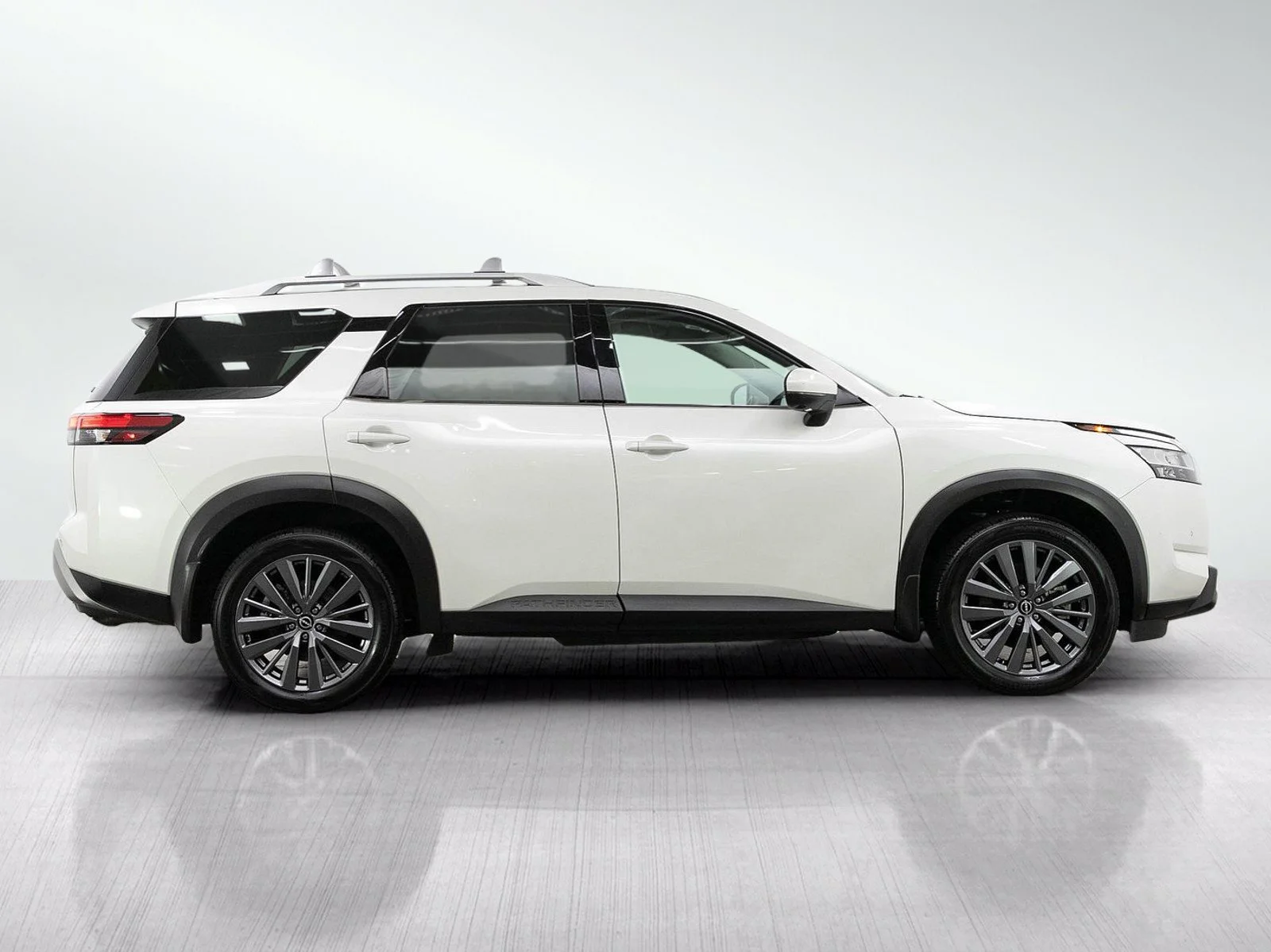 Used 2023 Pearl White Tricoat Nissan SL image 6