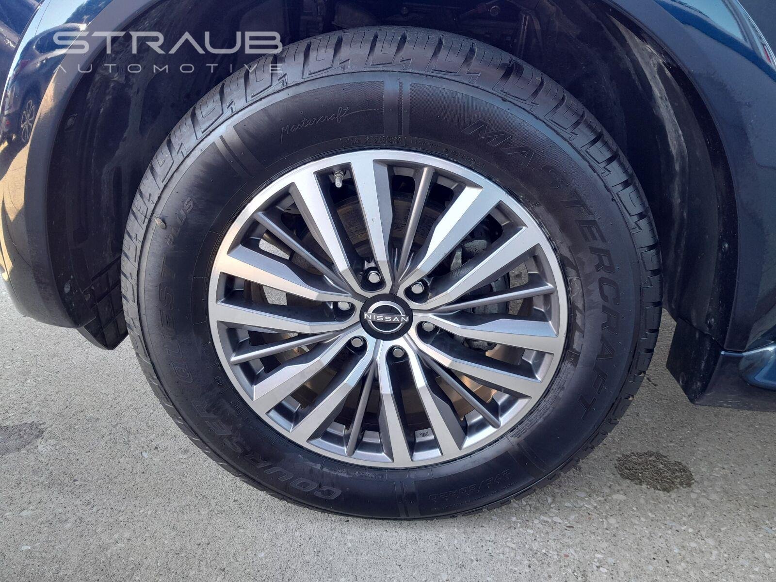 Used 2022 Hermosa Blue Pearl Nissan SL image 9