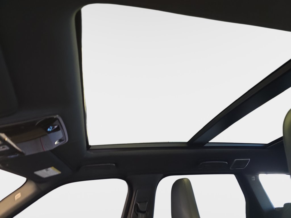 Used 2020 Black Land Rover SVR image 32