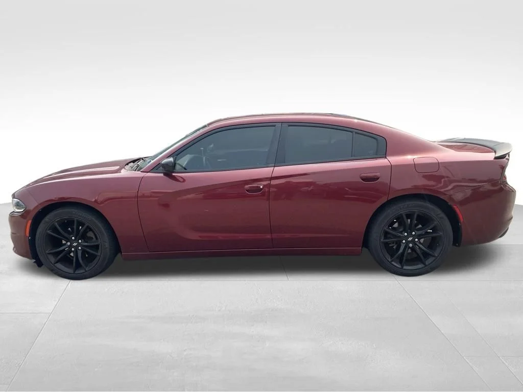 Used 2018 Red Dodge SXT image 16