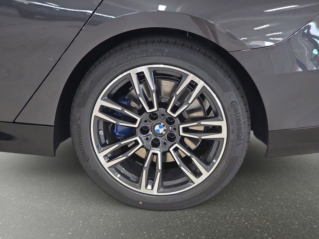 Used 2026 Dark Graphite Metallic BMW 530i image 19
