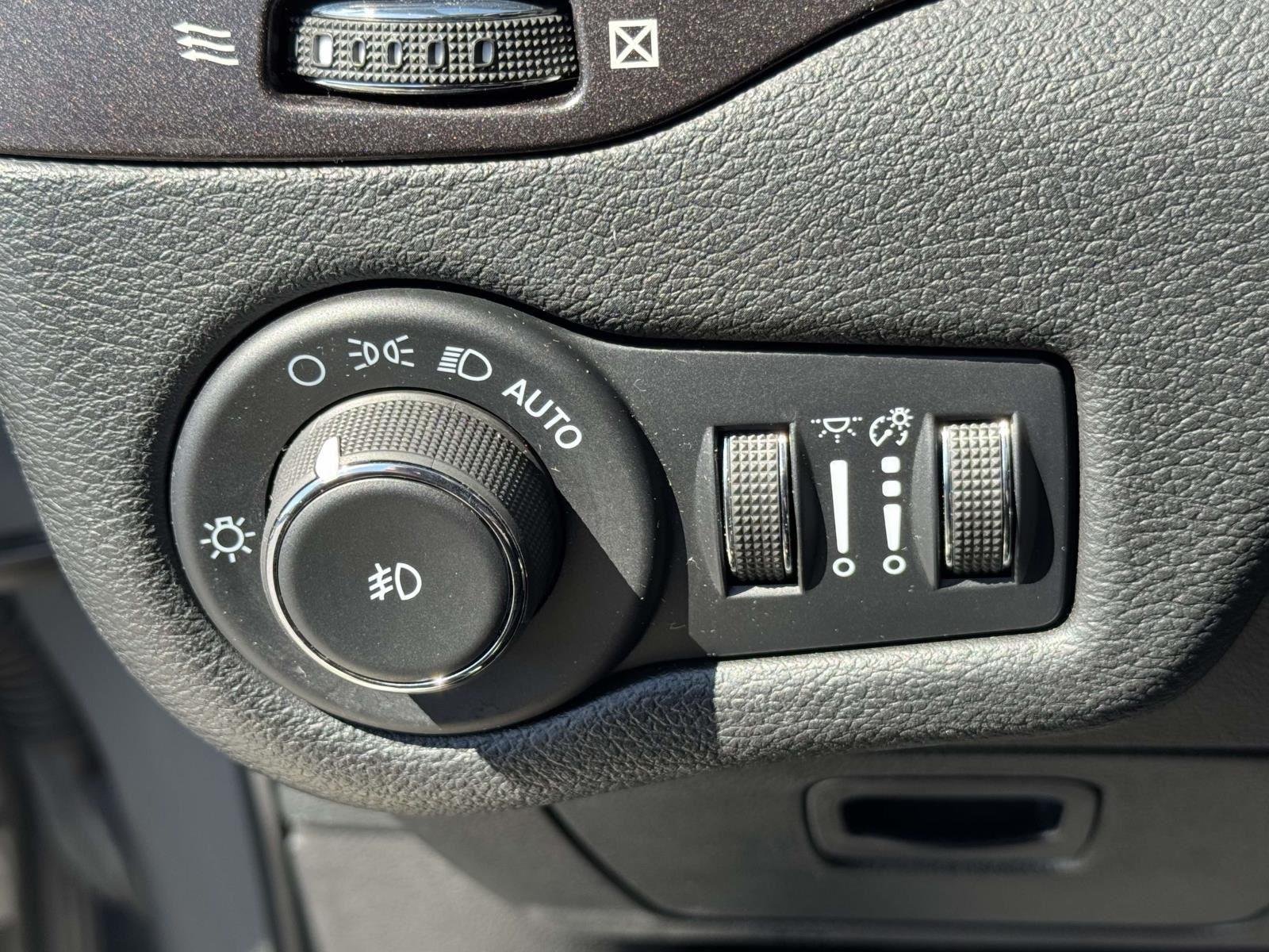 Used 2022 Sting-Gray Clearcoat Jeep Trailhawk image 10