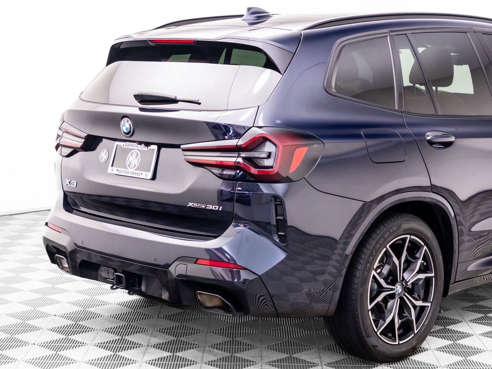 Used 2023 Carbon Black Metallic BMW xDrive30i image 35