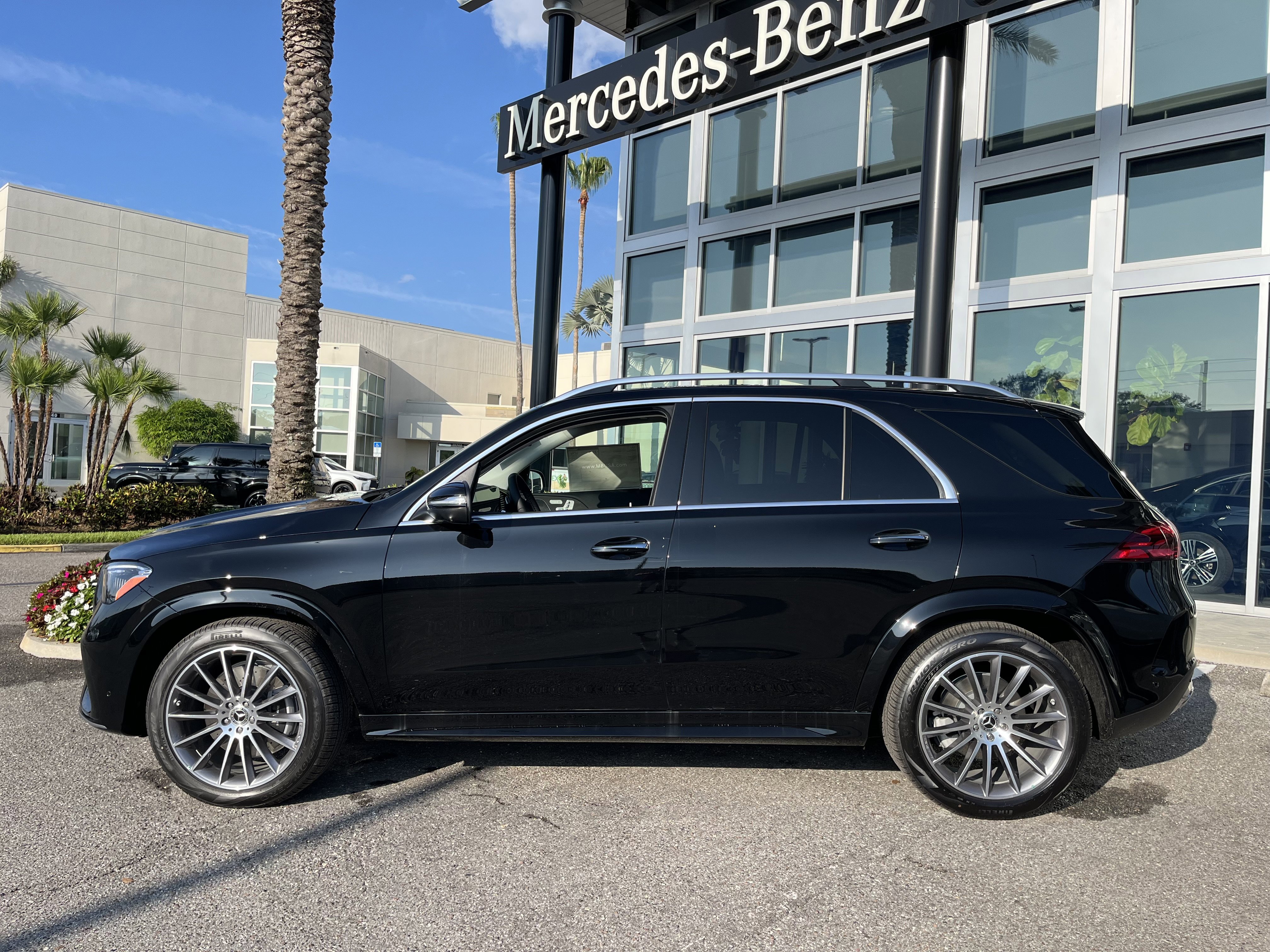 New 2026 Black Mercedes-Benz GLE 350 image 3