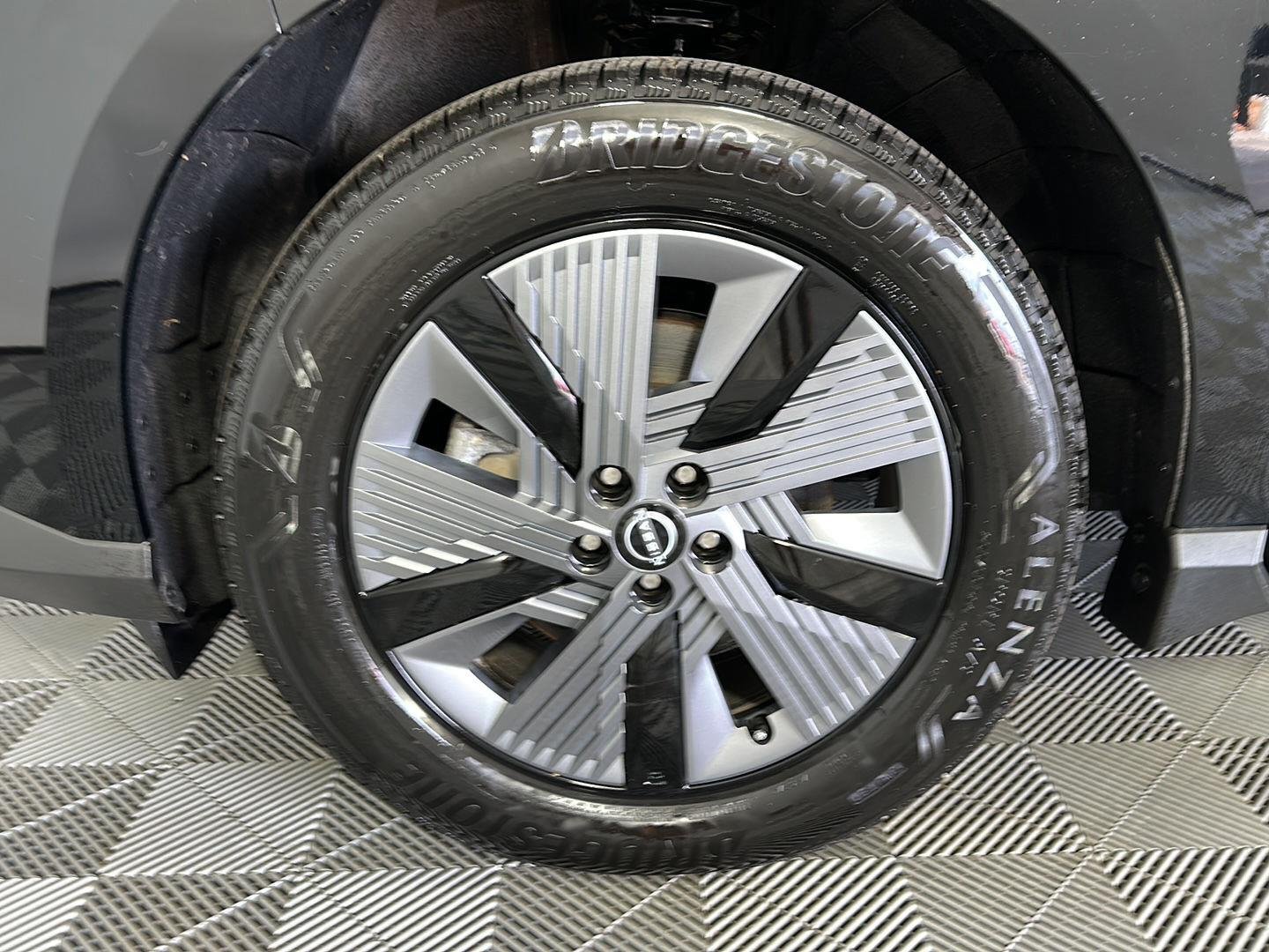 Used 2025 Super Black Nissan SL image 16