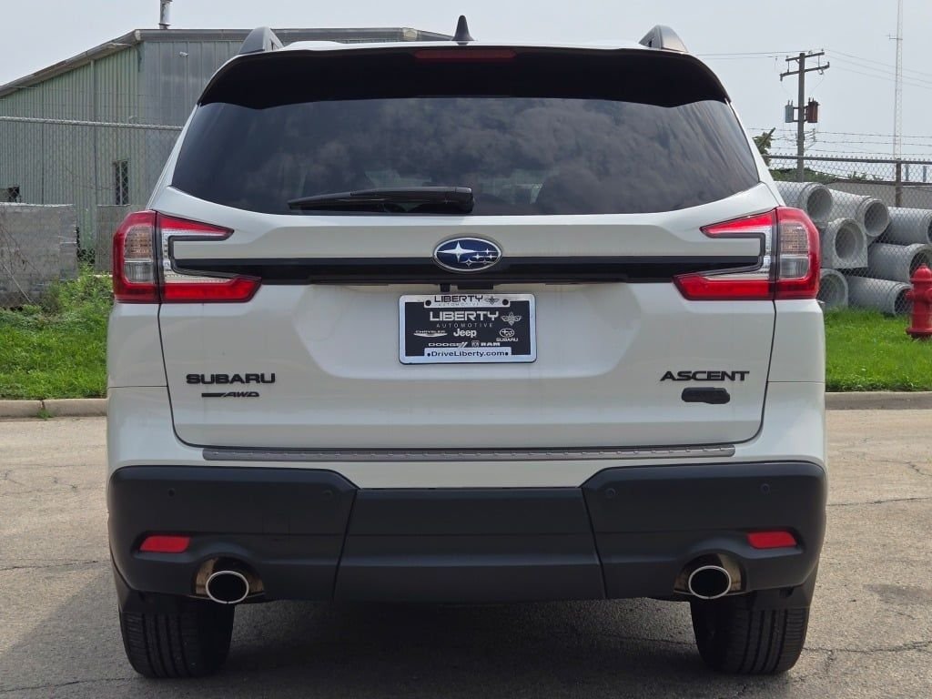 Used 2025 White Subaru Onyx Edition Touring image 15